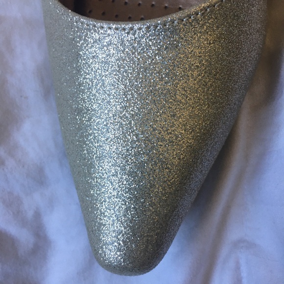 Really cute silver heels - Picture 4 of 8